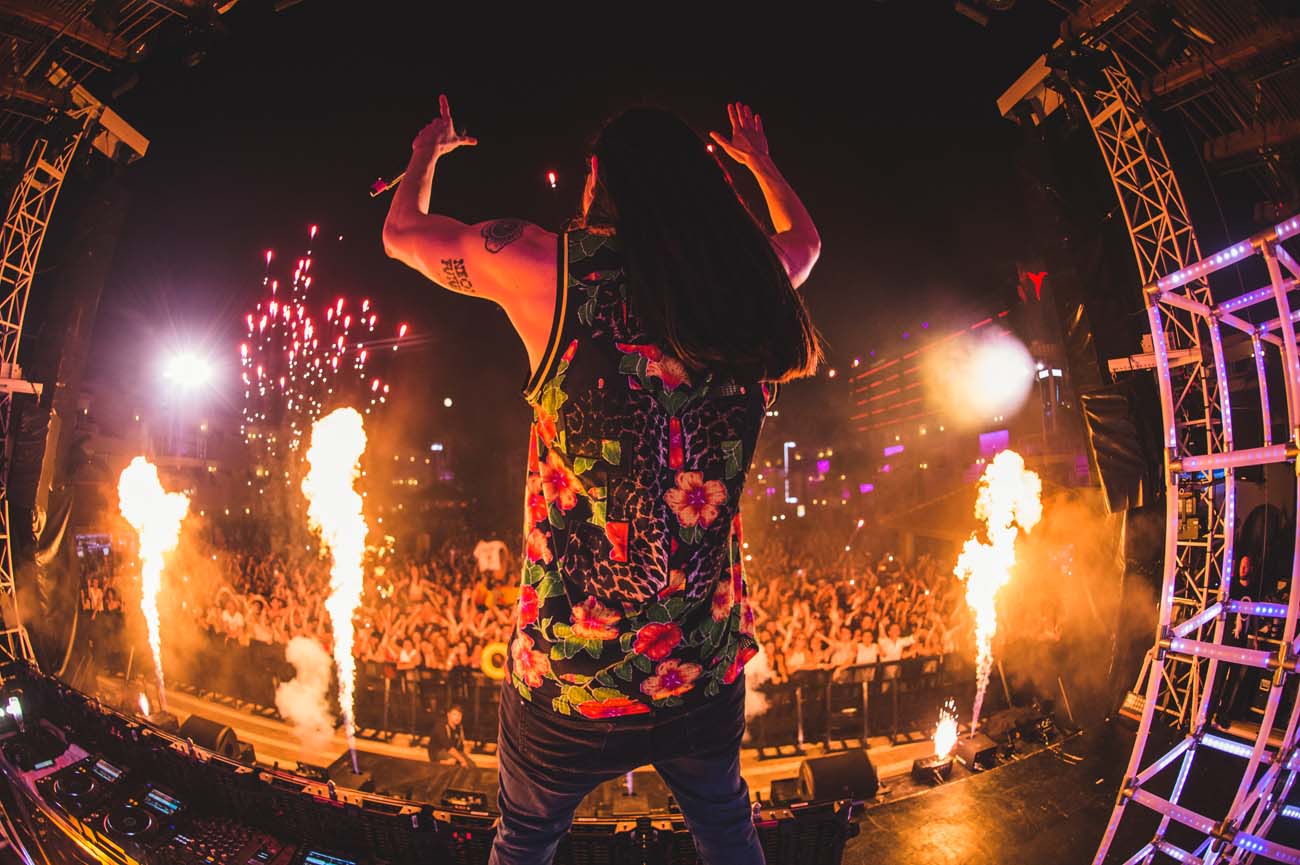 Steve Aoki regresa con Neon Future Nights la guía de la fiesta